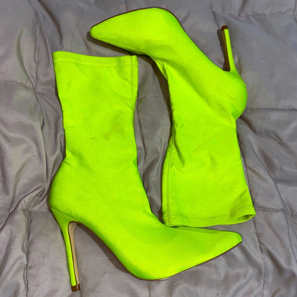 Neon Green Fashion Nova Heels.